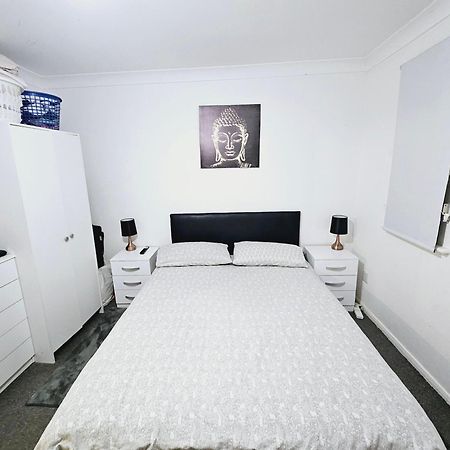 Lovely Fully Furnished One Bed Flat To Let Enfield Extérieur photo