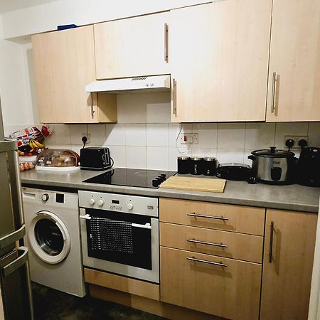 Lovely Fully Furnished One Bed Flat To Let Enfield Extérieur photo