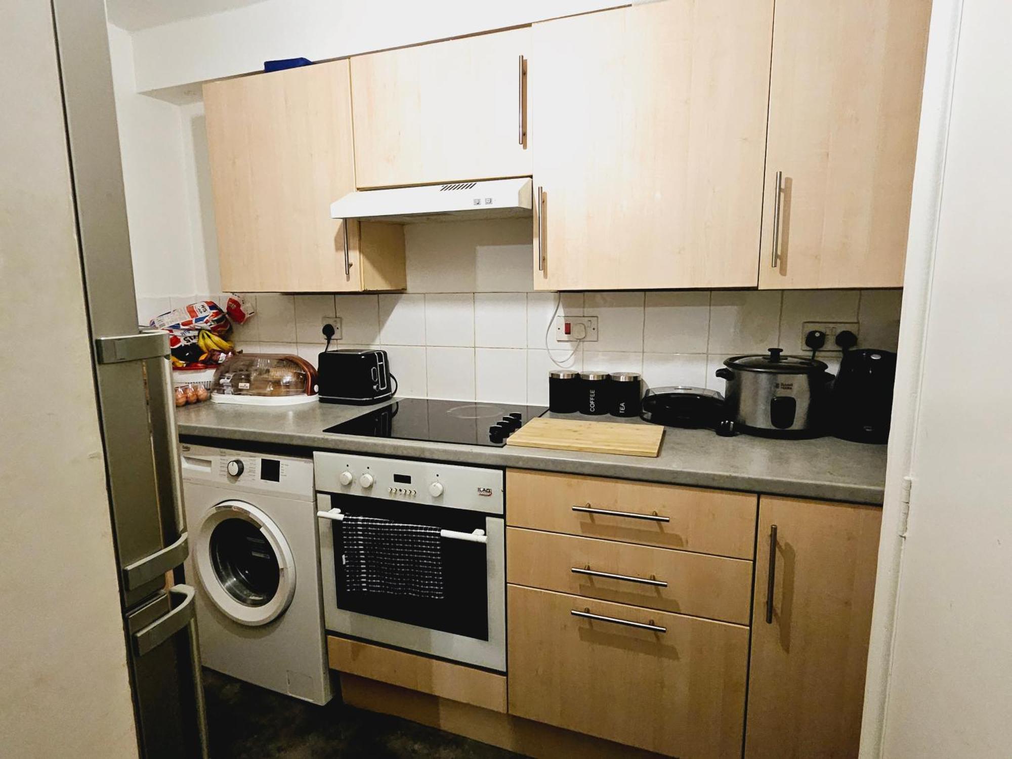 Lovely Fully Furnished One Bed Flat To Let Enfield Extérieur photo